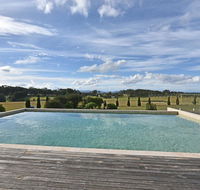 Noble Willow Estate Lovedale. Super Spacious with views and pool - Accommodation Great Ocean Road