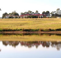 Noble Willow Studio Lovedale. Spacious with views and pool - Accommodation Great Ocean Road