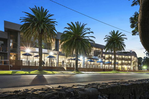 North Pier Hotel - Accommodation Great Ocean Road 0