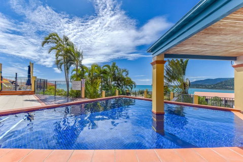 Ocean Views Galore - Airlie Beach - Accommodation Great Ocean Road 1