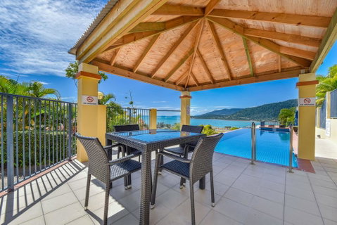 Ocean Views Galore - Airlie Beach - Accommodation Great Ocean Road 0
