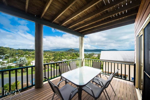 Ocean Views Whitsundays - Accommodation Great Ocean Road 2