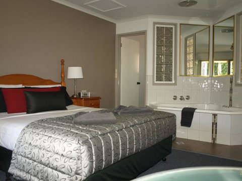 Old Coach Motor Inn Echuca - Accommodation Great Ocean Road 2