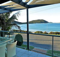 On the Beach  Fingal Bay - Accommodation Great Ocean Road