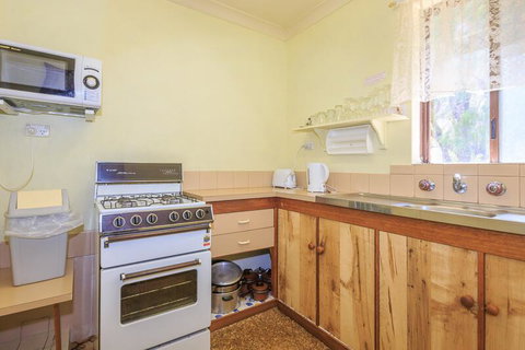 Peaceful Bay Chalet 9 - Accommodation Great Ocean Road 3
