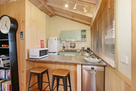 R & R In Bright - Short Walk To Town - Accommodation Great Ocean Road 3