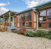 R  R in Bright - Short walk to town - Accommodation Great Ocean Road