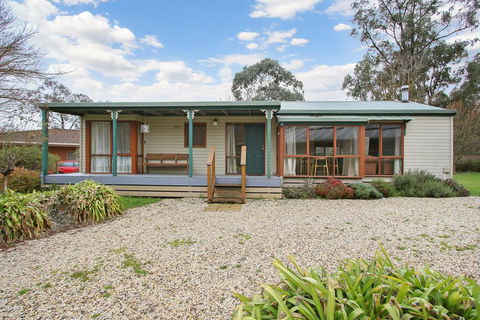 R & R In Bright - Short Walk To Town - Accommodation Great Ocean Road 2