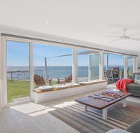 Rainbows End - soaring views north to Gerroa - Accommodation Great Ocean Road
