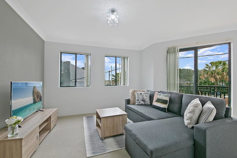 REDFERN 3 BEDROOM APARTMENT FREE PARKING WALK TO CENTRAL STATION NRE187 - Accommodation Great Ocean Road 0