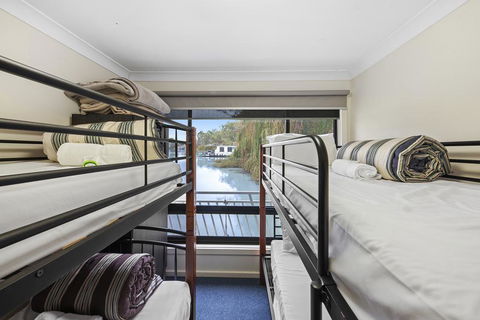 Renmark River Villas And Boats & Bedzzz - Accommodation Great Ocean Road 3