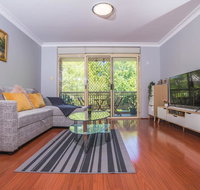 Rustic Hardwood 2 Bedroom Apartment in Randwick - Accommodation Great Ocean Road