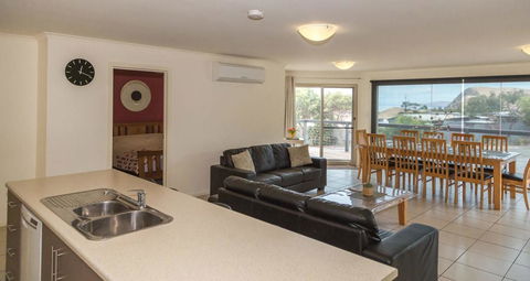 SALT - 37 Oceanview Drive - Accommodation Great Ocean Road 3