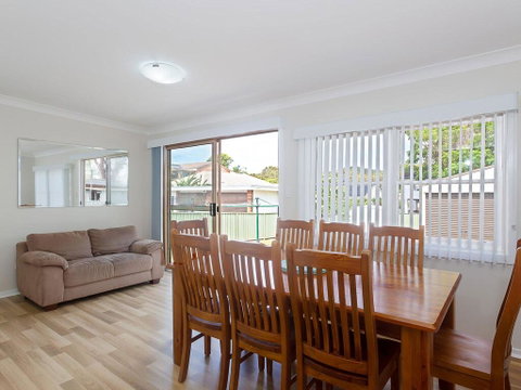 Sandy Shoal', 46 Rigney Street - Shoal Bay Beach Cottage With Aircon - Accommodation Great Ocean Road 3