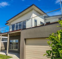 SEAL HAVEN - centrally located modern home - Accommodation Great Ocean Road
