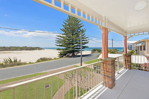 SEASCAPE - An Enticing Lakeside Escape - Accommodation Great Ocean Road 0