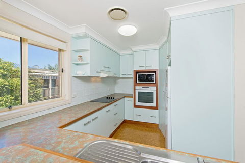SEASCAPE - An Enticing Lakeside Escape - Accommodation Great Ocean Road 2