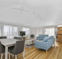 SEAVIEW - ocean views from a modern townhouse - Accommodation Great Ocean Road