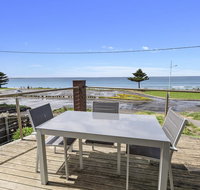 Shemara - Idyllic East Beach property with multiple living areas
