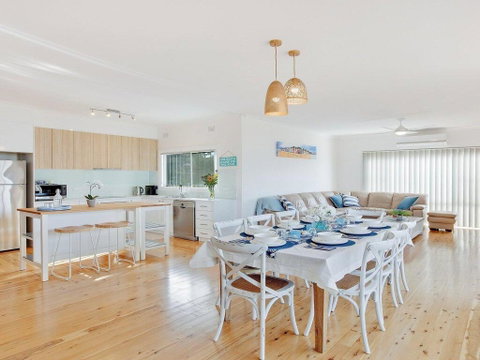 Sienna By The Sea - Spacious Coastal Getaway - Accommodation Great Ocean Road 0