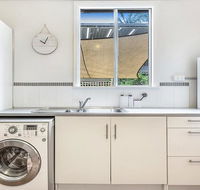 Sounds of Sunshine 2 Downstairs half of House - Accommodation Great Ocean Road