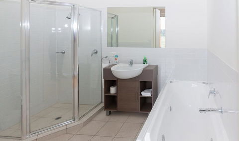 South Shores Yellowfin Villa 95 - South Shores Normanville - Accommodation Great Ocean Road 2