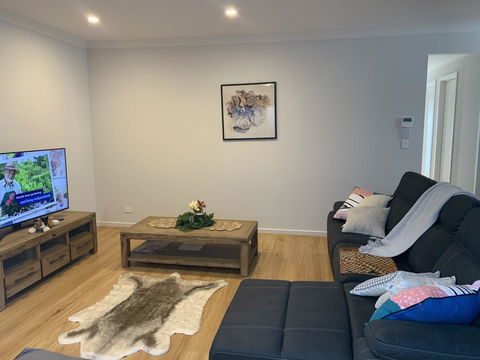 Spacious Rooms Home-Stay With Free Wifi - Accommodation Great Ocean Road 0