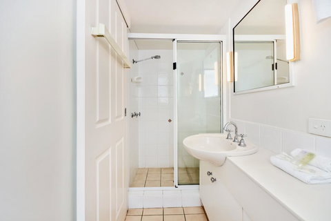 SPIN13- ESCAPE TO MOOLOOLABA - Accommodation Great Ocean Road 3