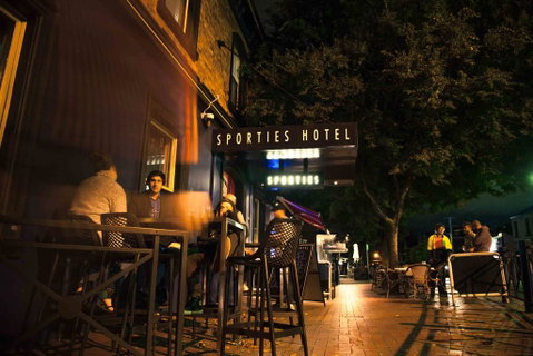 Sporties Hotel - Accommodation Great Ocean Road 1
