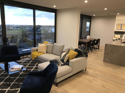 StayCentral Essendon Escape Sub-penthouse - Accommodation Great Ocean Road 3