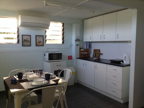 Studio Apartment With Seaview - Accommodation Great Ocean Road 2