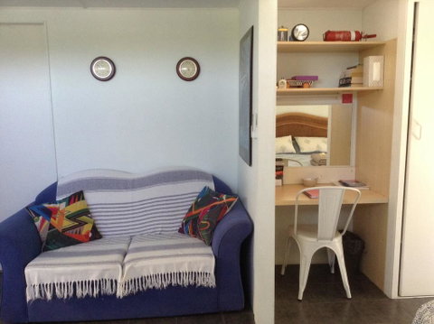 Studio Apartment With Seaview - Accommodation Great Ocean Road 3