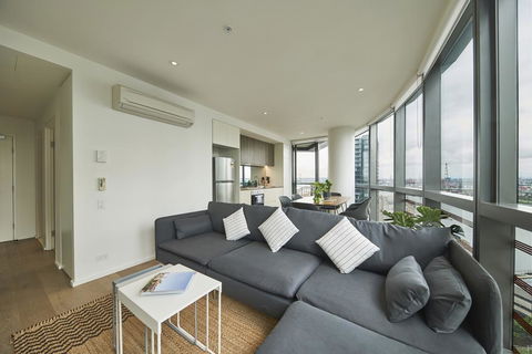 STUNNING 2 BED 2 BATH STYLISH UNIT // FREE PARKING - Accommodation Great Ocean Road 3