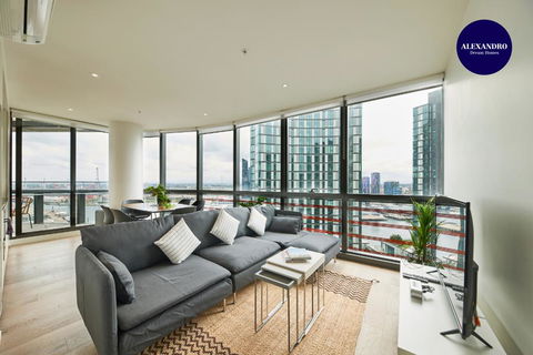 STUNNING 2 BED 2 BATH STYLISH UNIT // FREE PARKING - Accommodation Great Ocean Road 0