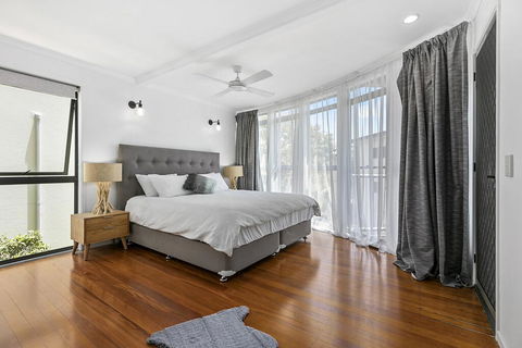 Stunning Beach Front Villa At Castaway Cove - Accommodation Great Ocean Road 2