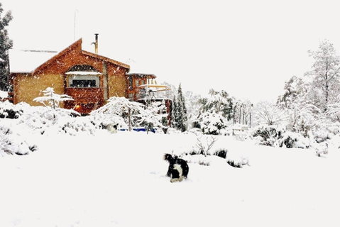 STUNNING HOME WITH AMAZING VIEWS - Just 20 Mins To The City And Only 10 To MONA! - Accommodation Great Ocean Road 0