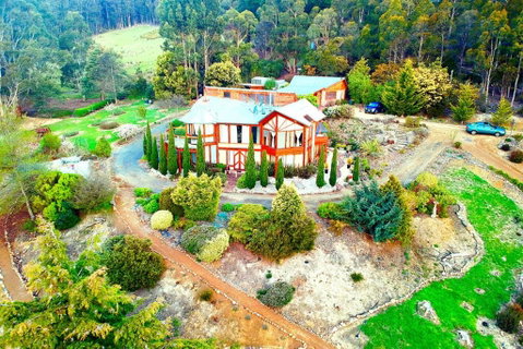 STUNNING HOME WITH AMAZING VIEWS - Just 20 Mins To The City And Only 10 To MONA! - Accommodation Great Ocean Road 2