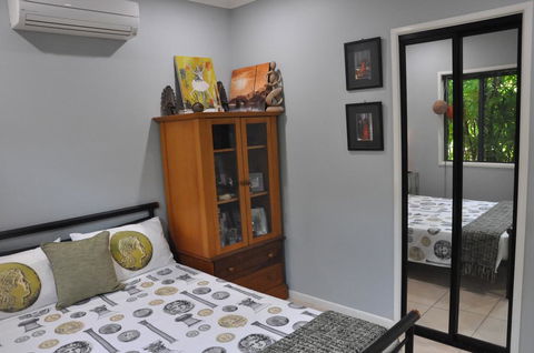 STUNNING MAGNETIC ISLAND HOME,PRIVATE, LARGE POOL,ADULTS ONLY - Accommodation Great Ocean Road 2