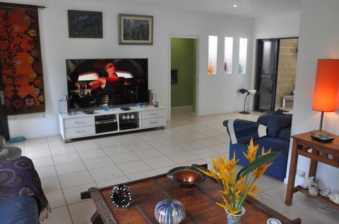 STUNNING MAGNETIC ISLAND HOME,PRIVATE, LARGE POOL,ADULTS ONLY - Accommodation Great Ocean Road 0
