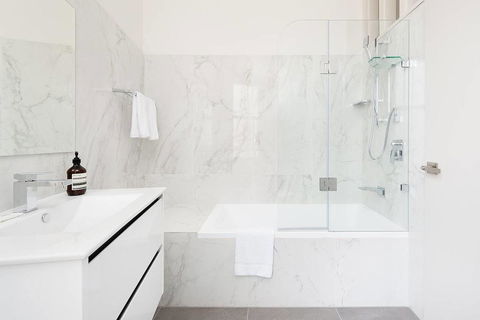 STUNNING SYDNEY HOME 1 - Accommodation Great Ocean Road 2