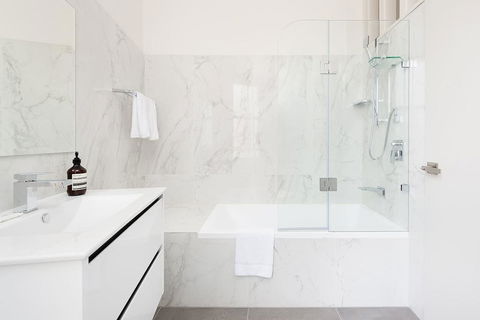 STUNNING SYDNEY HOME 10 - Accommodation Great Ocean Road 3