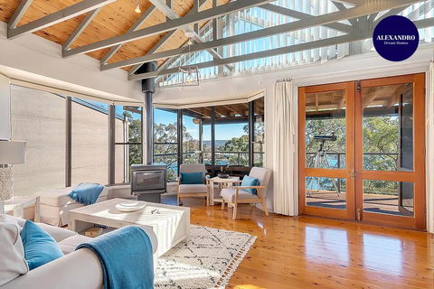 STUNNING WATERFRONT ESCAPE AT DALEYS POINT - Accommodation Great Ocean Road 0