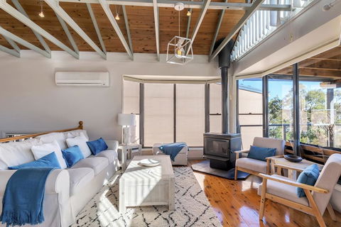STUNNING WATERFRONT ESCAPE AT DALEYS POINT - Accommodation Great Ocean Road 2