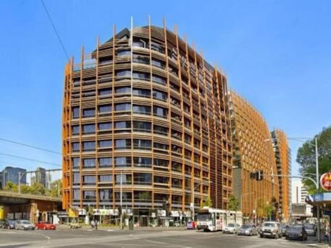 Stylish 1 Bedroom Apartment Amazing City Views - Accommodation Great Ocean Road 3