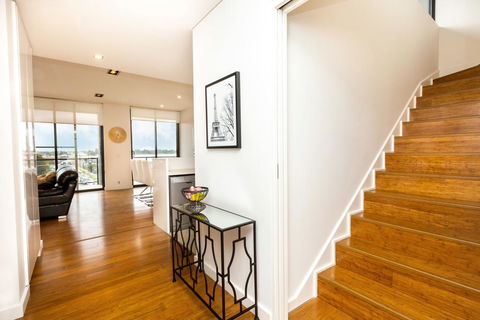 Stylish Inner City Penthouse Apartment - Accommodation Great Ocean Road 1
