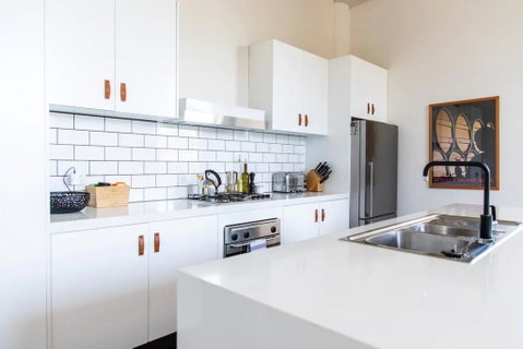 Stylish Warehouse Conversion In The Heart Of Fitzroy - Accommodation Great Ocean Road 3