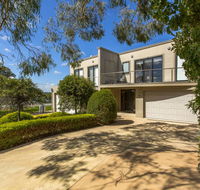 STYLISH SUN-DRENCHED AND SOPHISTICATED - Accommodation Great Ocean Road