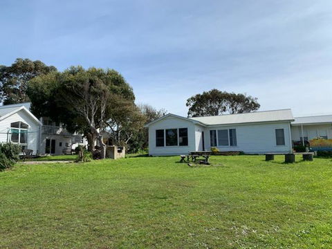 Surfside Backpacker - Accommodation Great Ocean Road 0