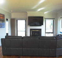 SURFSIDE LAKEVIEWS - FREE WIFI - Accommodation Great Ocean Road