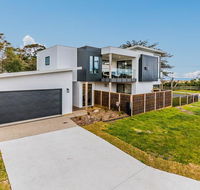 SWEEPING VIEWS - FREE WIFI  NETFLIX - PET FRIENDLY OUTSIDE ONLY - Accommodation Great Ocean Road